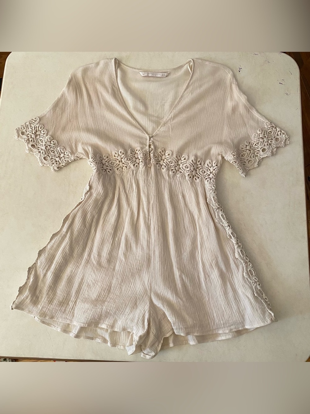 ZARA sz:M Trafaluc Collection Ivory Romper Lace Detail